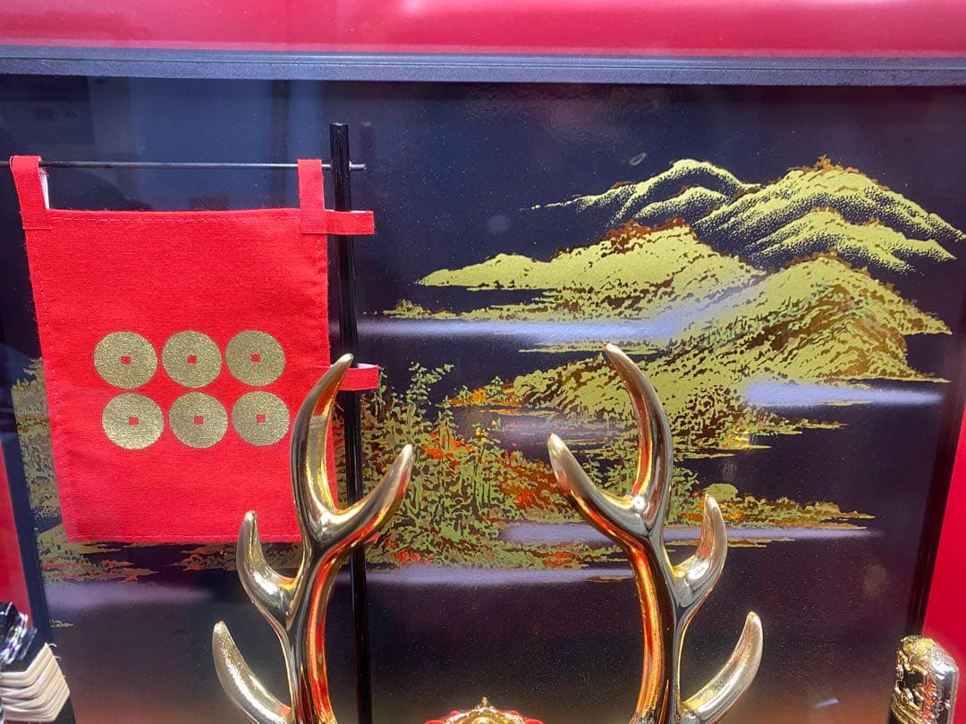 真田幸村公之兜　東京久月　五月人形　家紋付き兜飾り　オルゴール付きガラスケース入