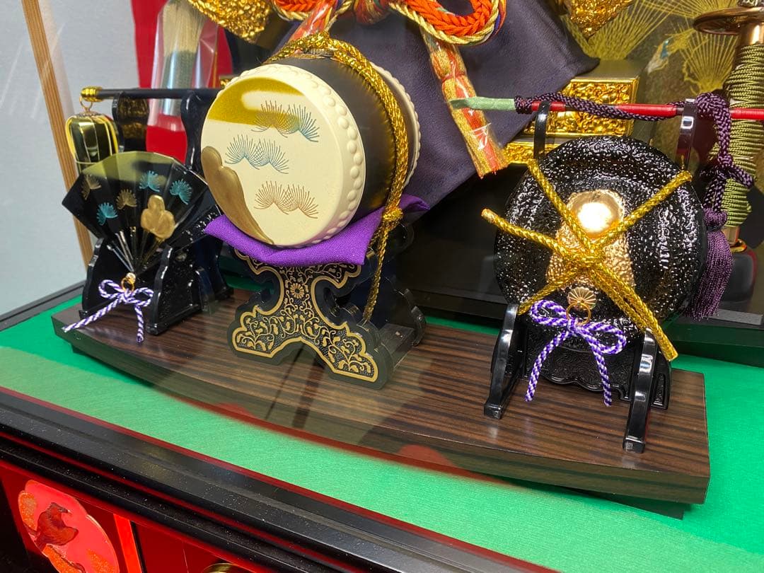 東京久月　五月人形　家紋付き龍頭付き兜飾りオルゴール付きガラスケース入