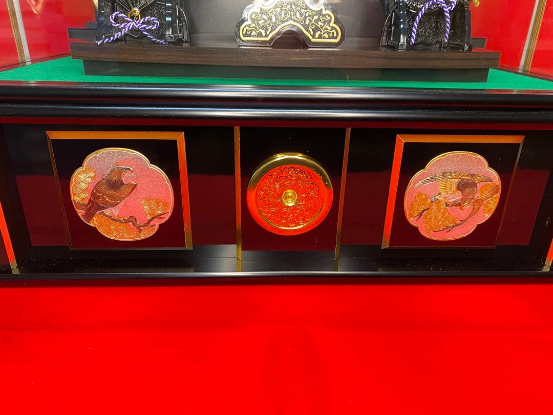 東京久月　五月人形　家紋付き龍頭付き兜飾りオルゴール付きガラスケース入