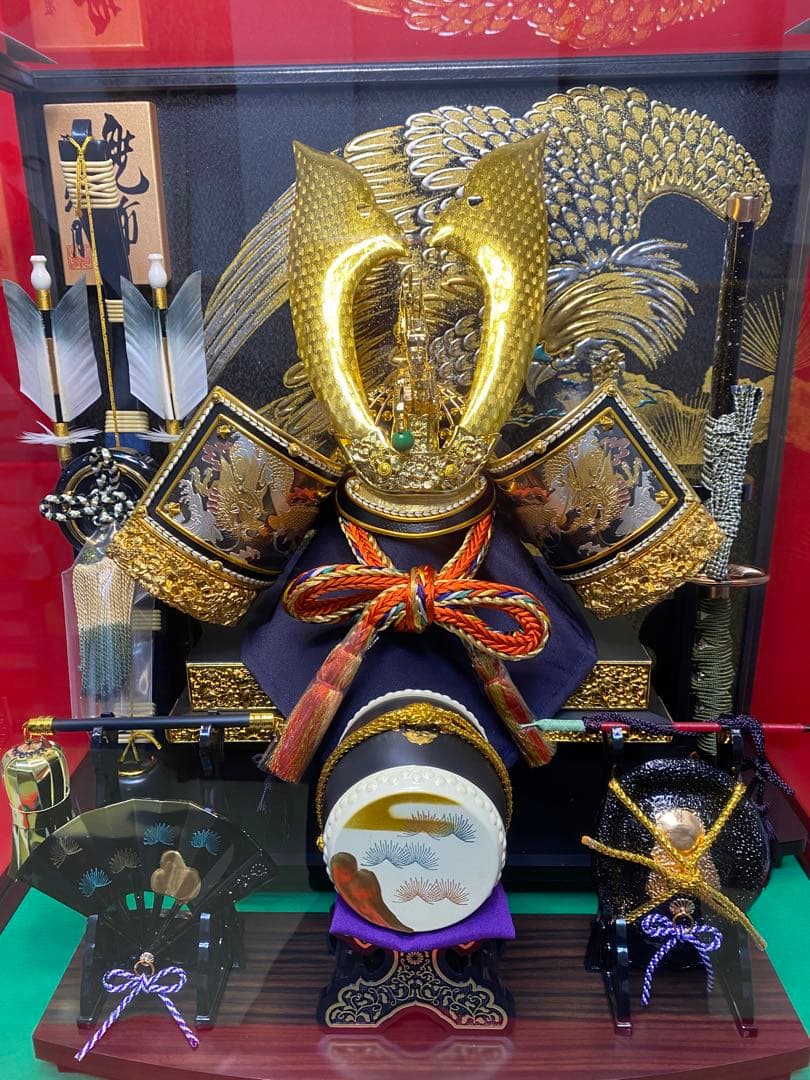 東京久月　五月人形　家紋付き龍頭付き兜飾りオルゴール付きガラスケース入