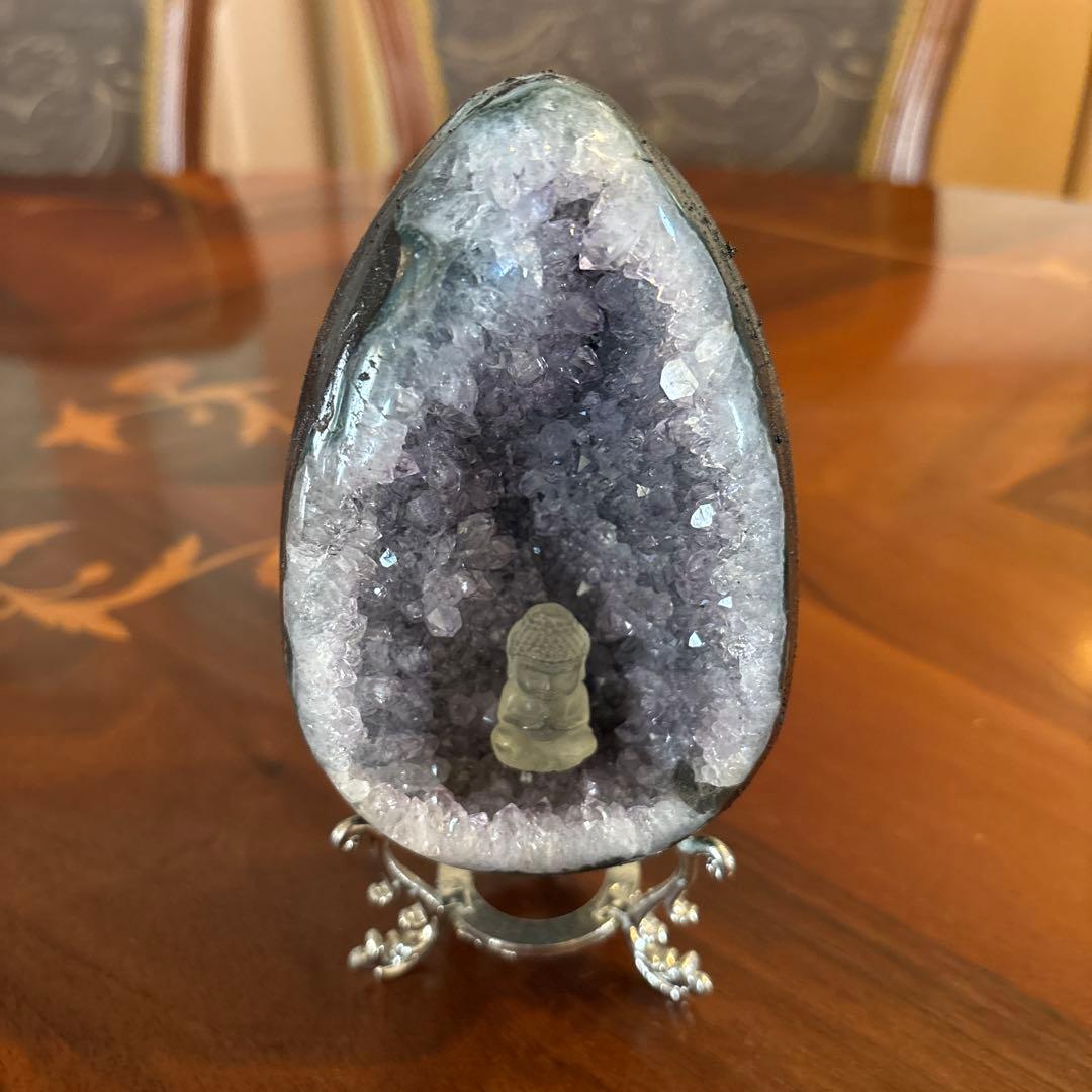 天然石♡ピカピカ♡アメジスト♡たまご♡大仏さま座ります♡台座付き