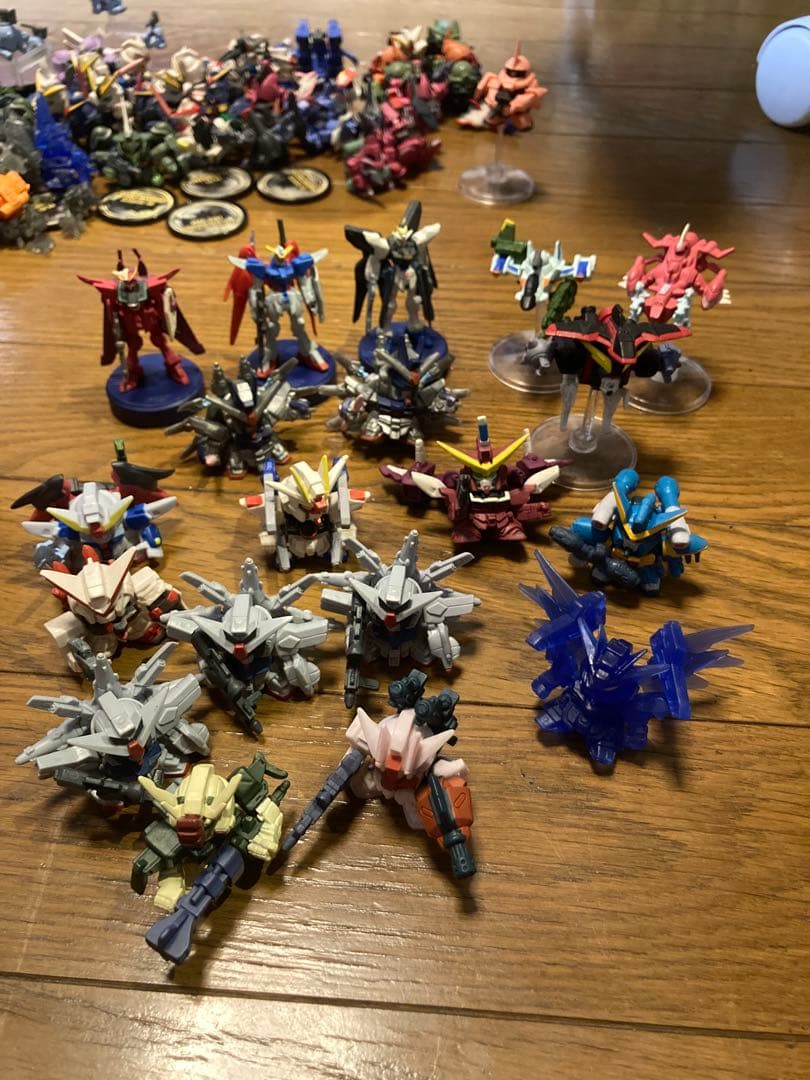 ガンダム　ガチャポン　フィギュア　フルカラー　77体　まとめ売り