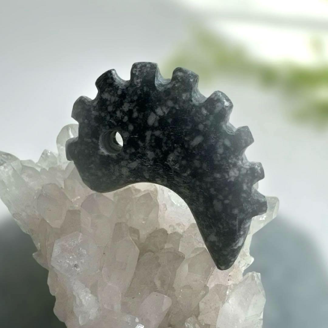 【遠野霊石】龍神勾玉 一ノ型｜龍の気を宿す獣鬣の造形　高波動勾玉