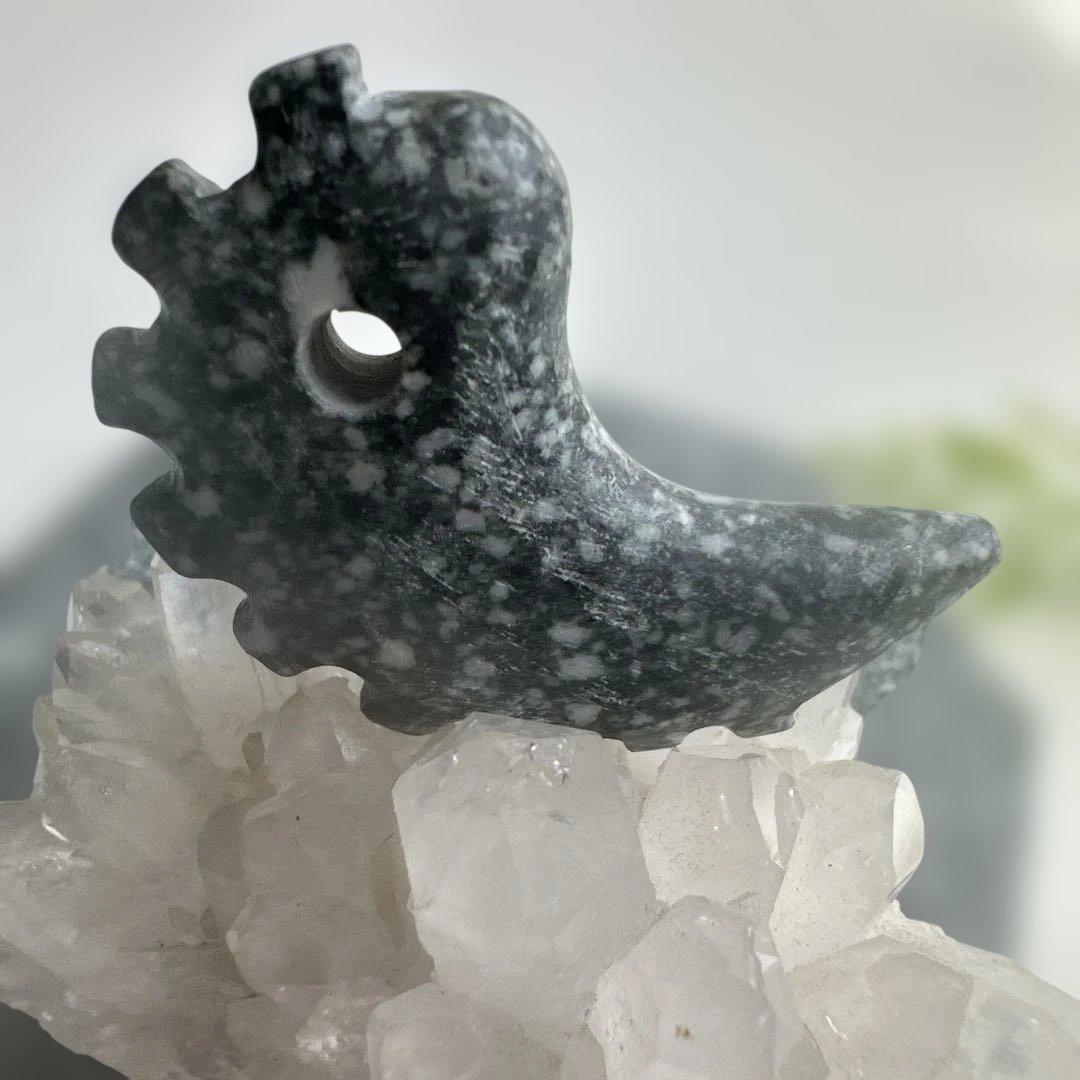 【遠野霊石】龍神勾玉 一ノ型｜龍の気を宿す獣鬣の造形　高波動勾玉