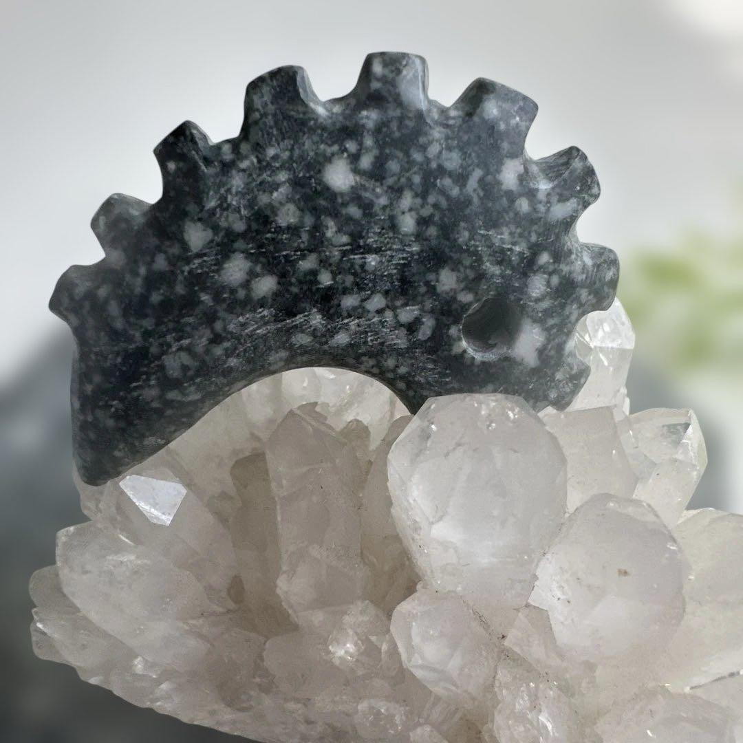 【遠野霊石】龍神勾玉 一ノ型｜龍の気を宿す獣鬣の造形　高波動勾玉