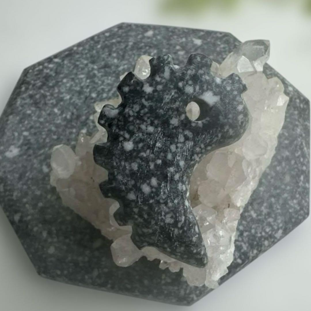 【遠野霊石】龍神勾玉 一ノ型｜龍の気を宿す獣鬣の造形　高波動勾玉