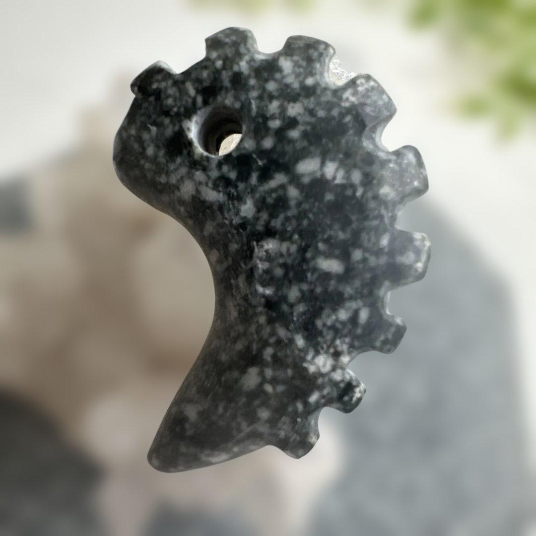 【遠野霊石】龍神勾玉 一ノ型｜龍の気を宿す獣鬣の造形　高波動勾玉