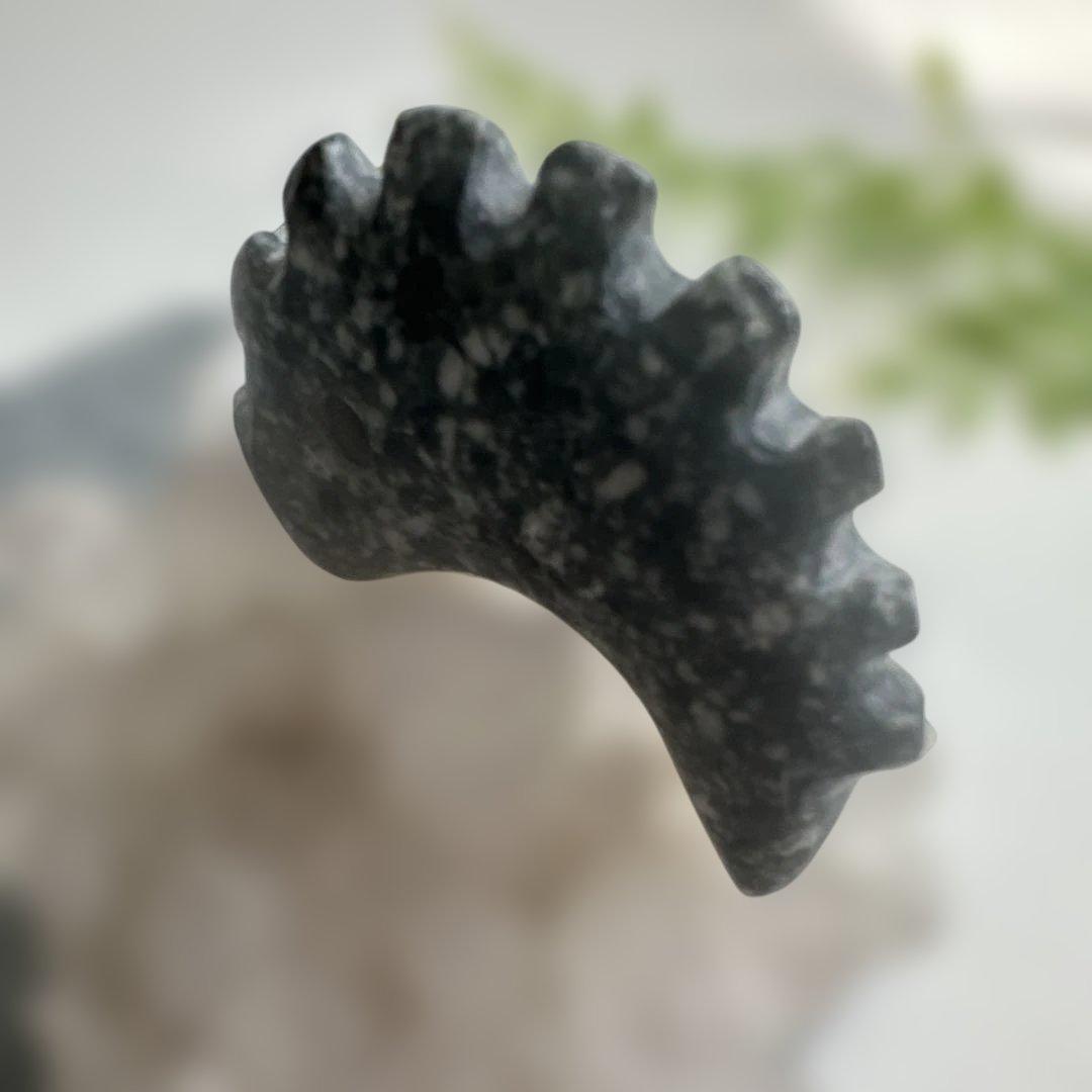 【遠野霊石】龍神勾玉 一ノ型｜龍の気を宿す獣鬣の造形　高波動勾玉