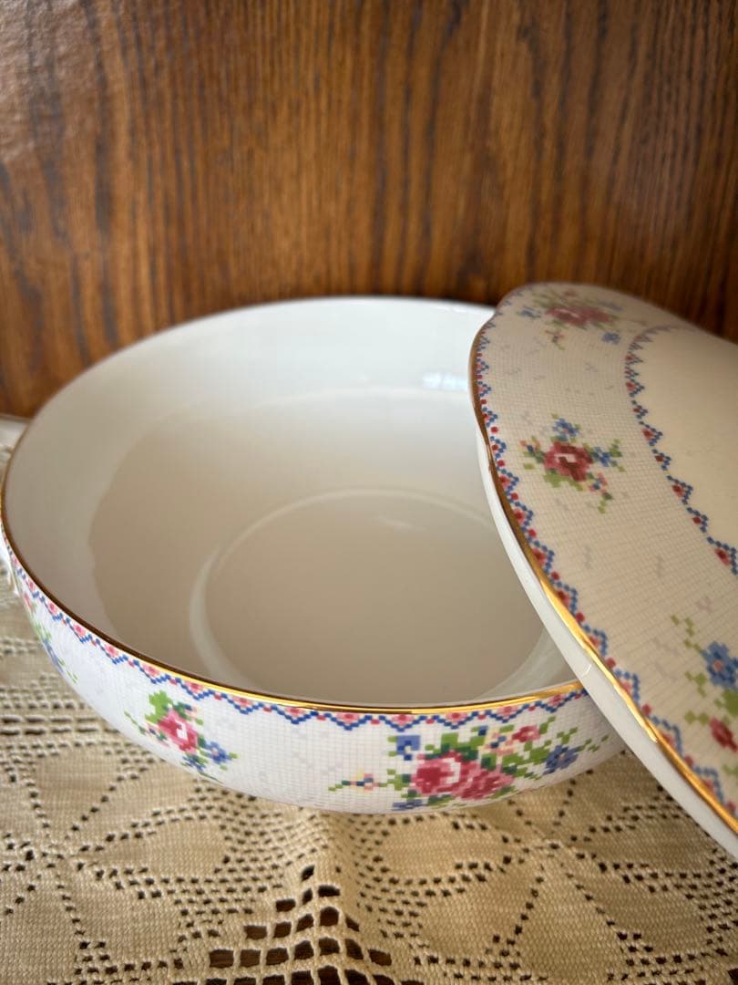 ロイヤルアルバート　プティポワン　スープチューリン