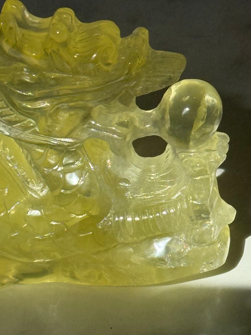 SALE 天然石　シトリン　レインボー　龍の置物　台座付き置物のみの重さ約1kg