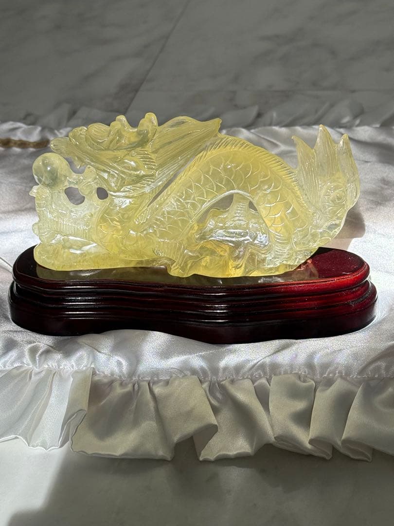 SALE 天然石　シトリン　レインボー　龍の置物　台座付き置物のみの重さ約1kg