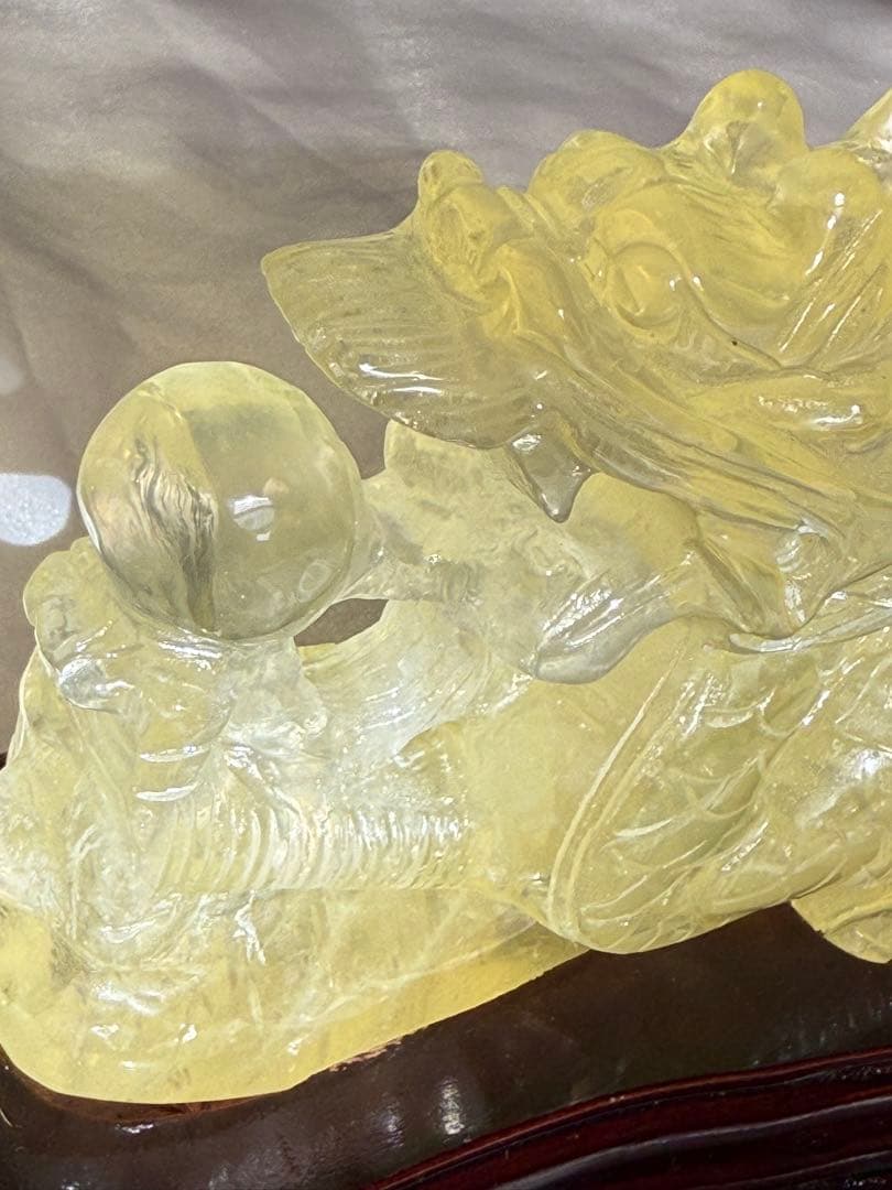 SALE 天然石　シトリン　レインボー　龍の置物　台座付き置物のみの重さ約1kg