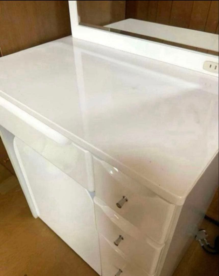 シンプルホワイトドレッサー　鏡