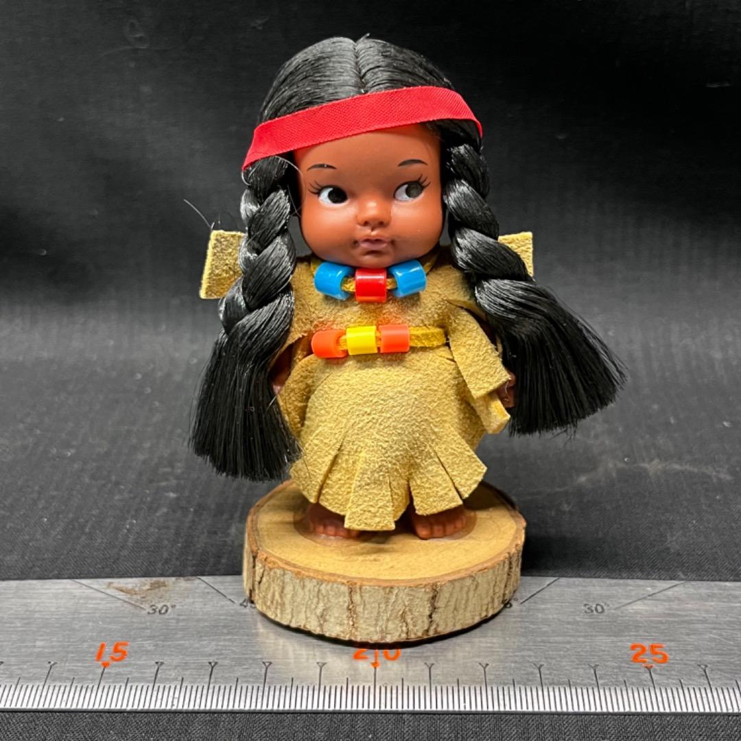 ▽Fa左1038 カナダ製 インディアン 女の子 置物 三つ編み - メルカリ