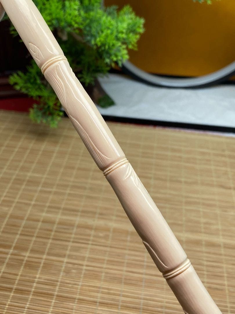 天然マンモス牙美しい手作り彫刻　2孫の手　痒み搔き棒