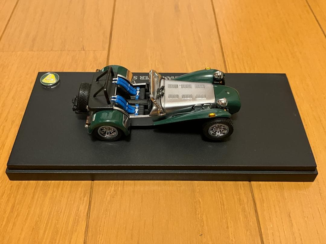 ミニカー Vanguards Gold Caterham Super Seven 1/43