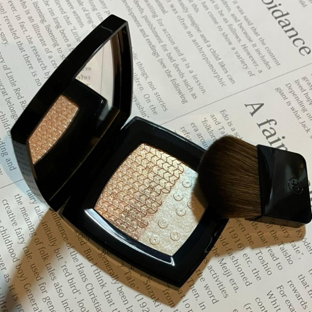 CHANEL》　限定☆ デュオ プードゥル ルミエール ハイライト　つや肌