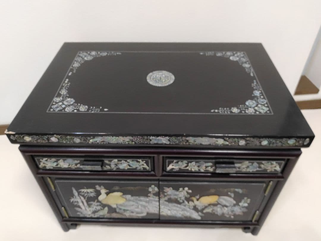 韓国　伝統工芸品　螺鈿細工　花鳥模様　収納棚　キャビネット　送料無料