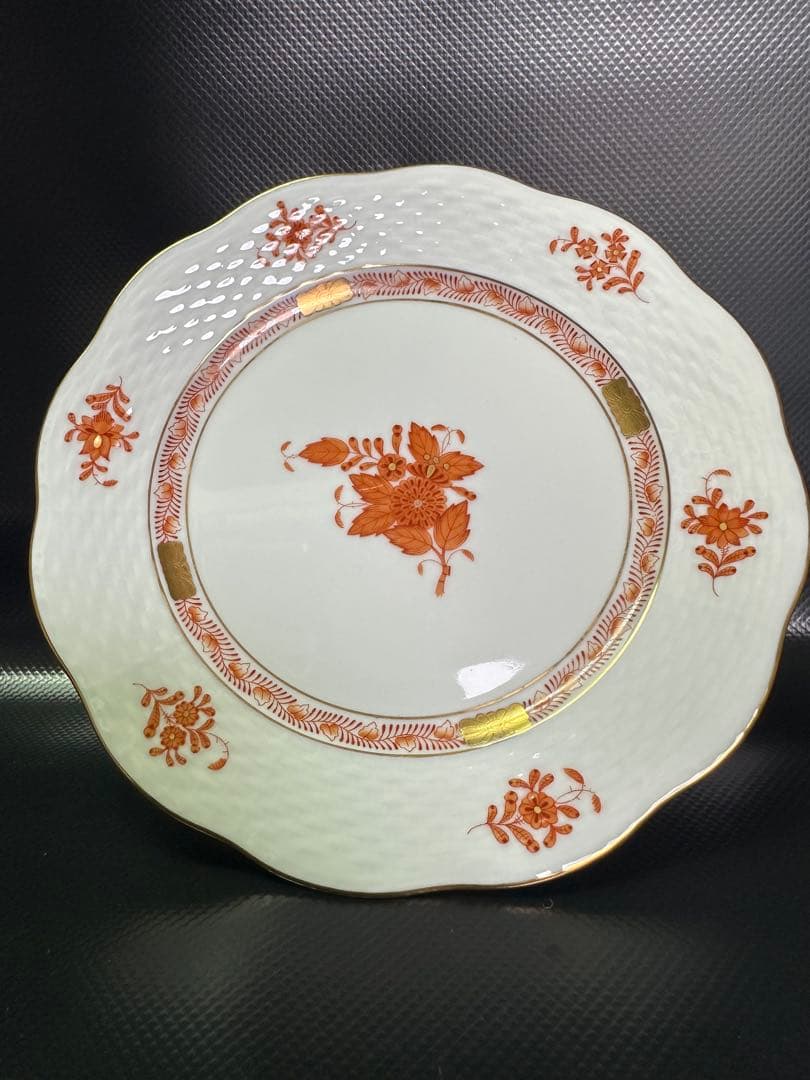 ハンガリーの高級磁器ブランド「ヘレンド」のアポニーシリーズのプレート　4色