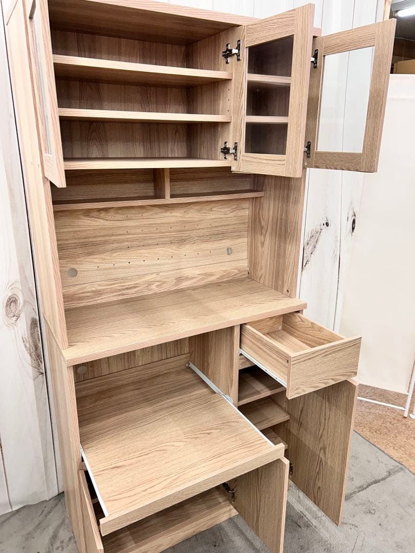 キッチン収納　食器棚