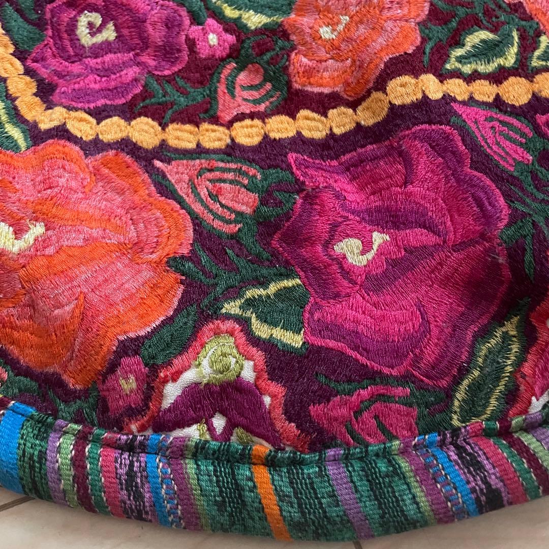 グアテマラ　刺繍　クッションカバー　② 丸　円形