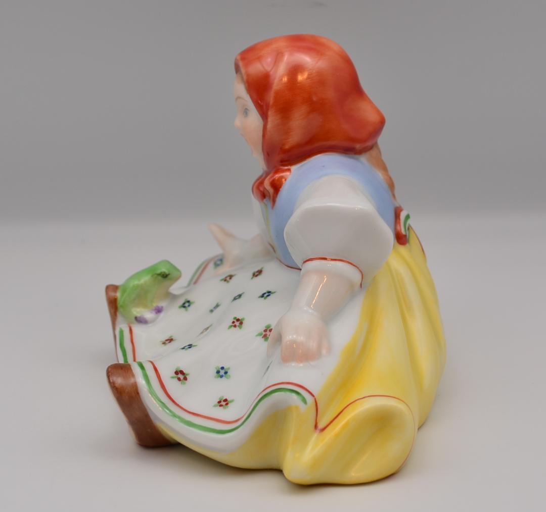 カエルに驚く少女　★ヘレンド　フィギュリン　ハンガリー　ヴィンテージ　美品