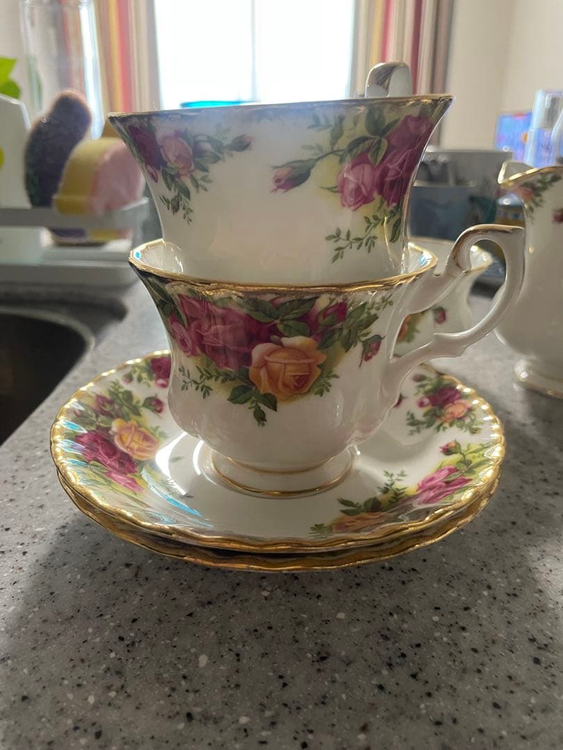  ALBART オールドカントリーローズ　 ティーセットと香水瓶