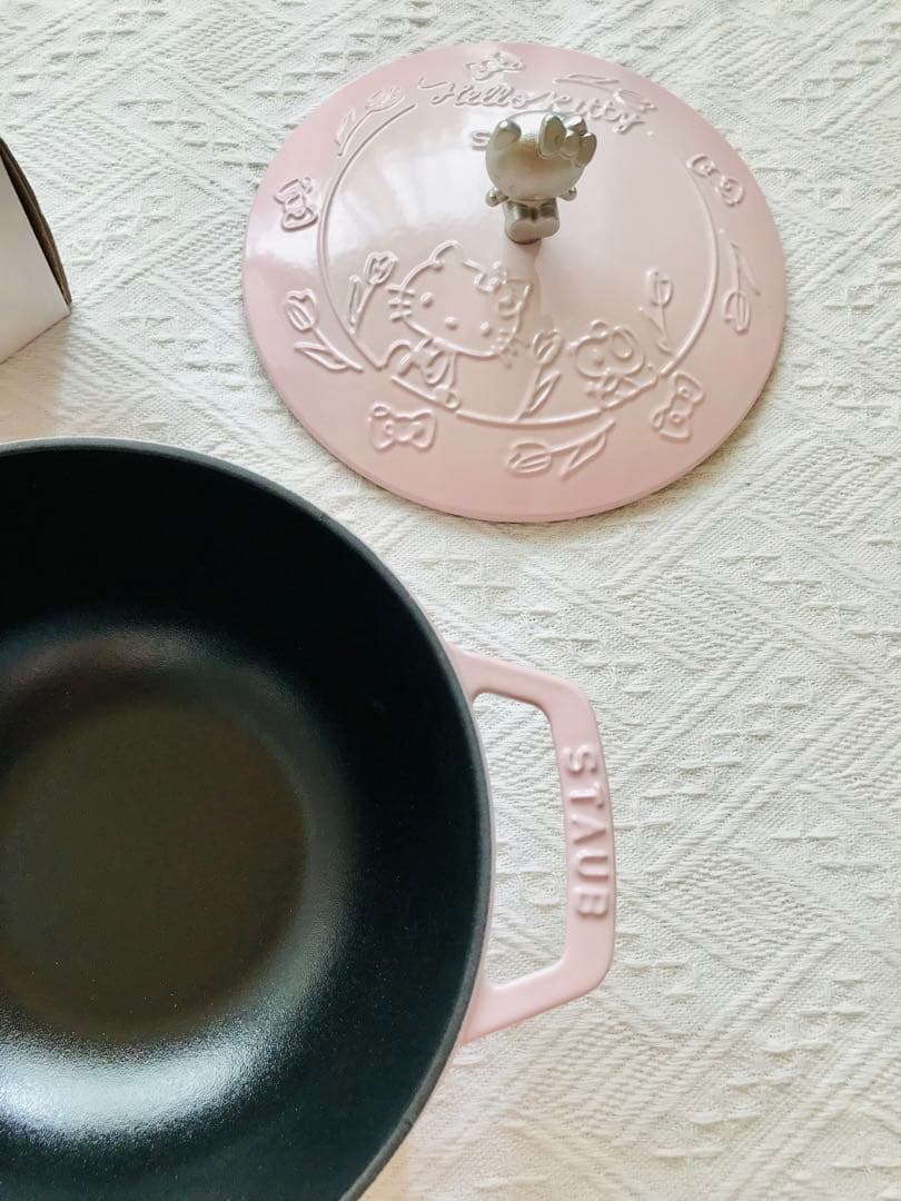 staub ストウブ 20cm ハローキティコラボ ワナベ ソルベローズ - メルカリ