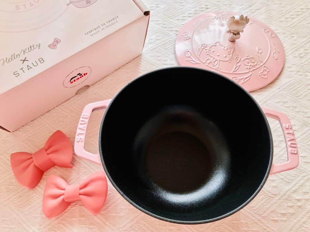 staub ストウブ 20cm ハローキティコラボ ワナベ ソルベローズ - メルカリ