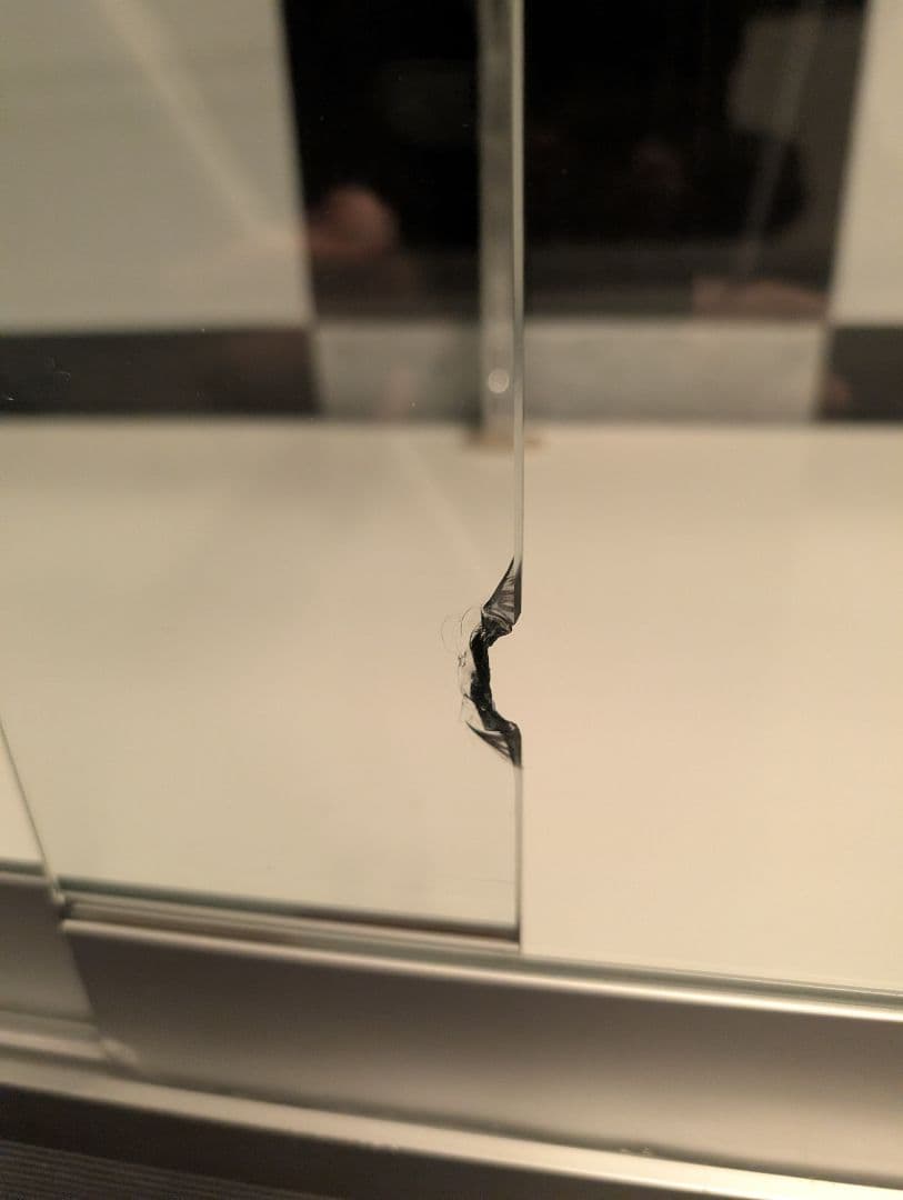 ガラスショーケース