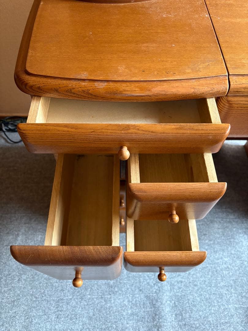 今だけ出品木製 学習机 鏡付きドレッサーレトロ アンティーク調 収納椅子セット