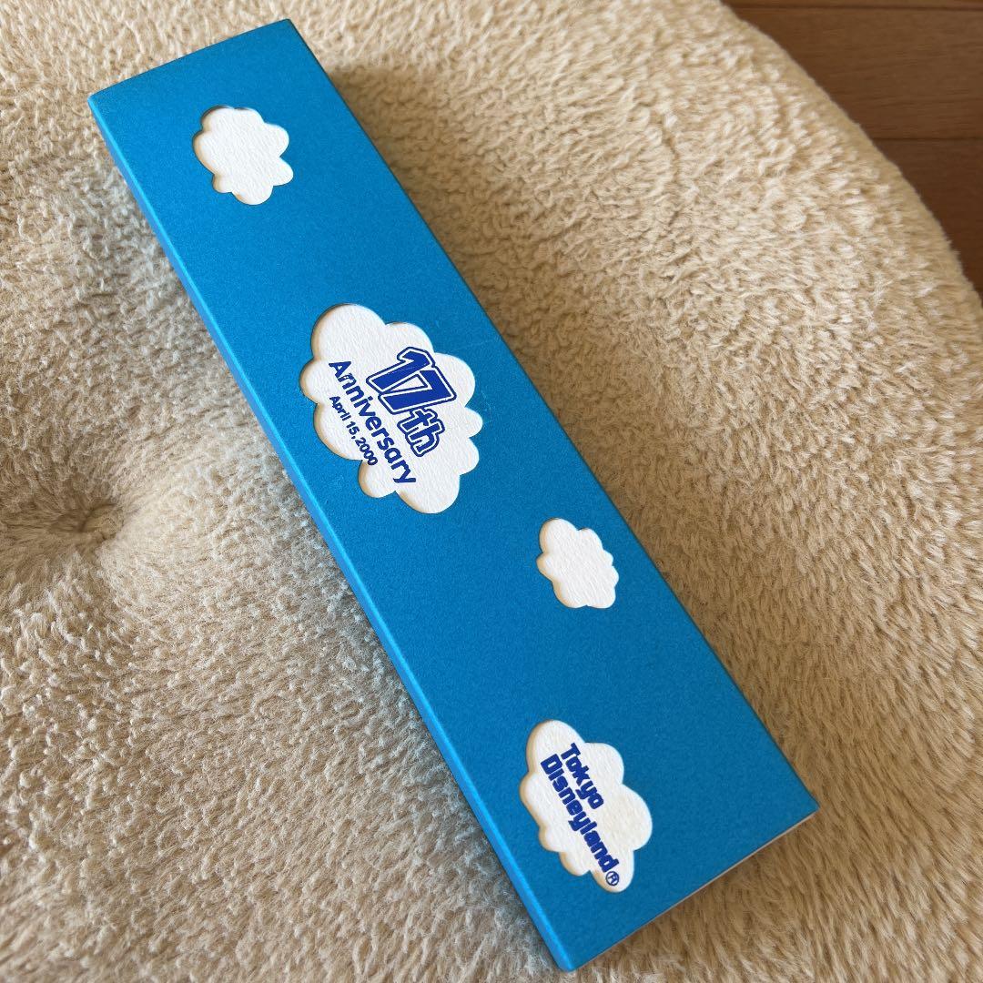 ディズニーランド17周年】記念腕時計 シリアルナンバー入り - メルカリ