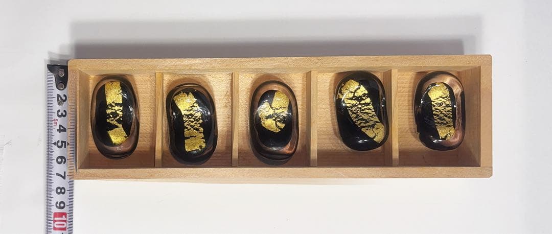 超美形　黒と金　上野良樹作金箔硝子箸置5個セット