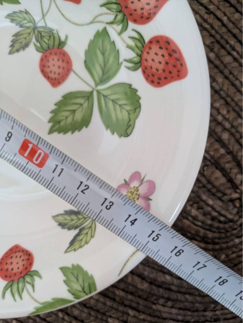 ☆廃盤☆ ウエッジウッド プティ ワイルドストロベリー 約15センチ 2枚