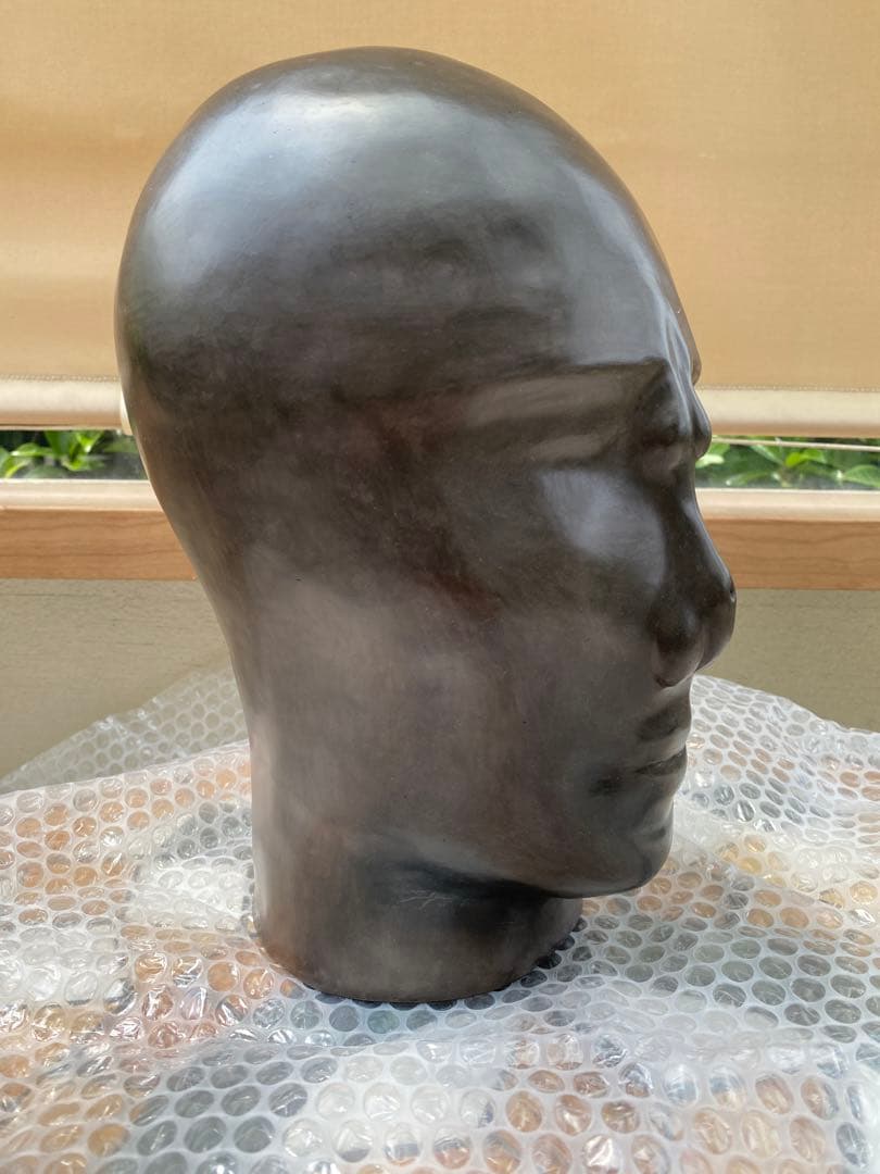 佐藤公平 陶器製 人形の頭部彫刻 黑陶 置物 陶芸 共箱