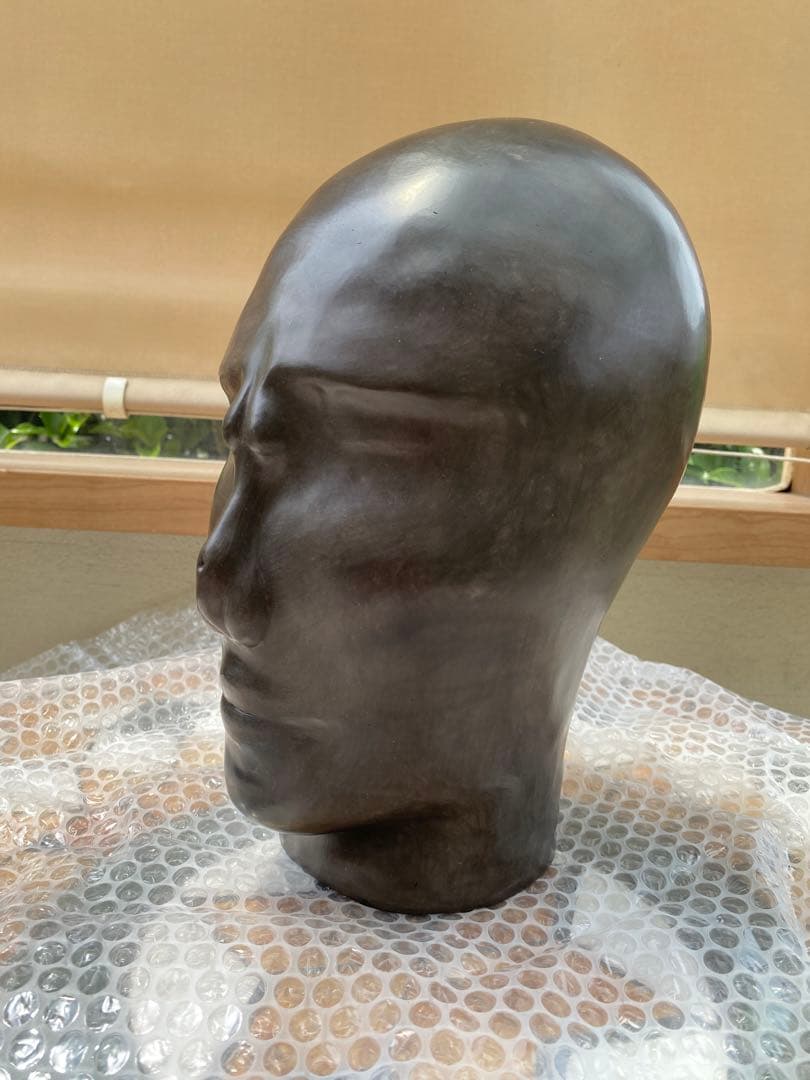 佐藤公平 陶器製 人形の頭部彫刻 黑陶 置物 陶芸 共箱