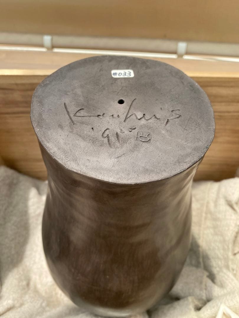 佐藤公平 陶器製 人形の頭部彫刻 黑陶 置物 陶芸 共箱