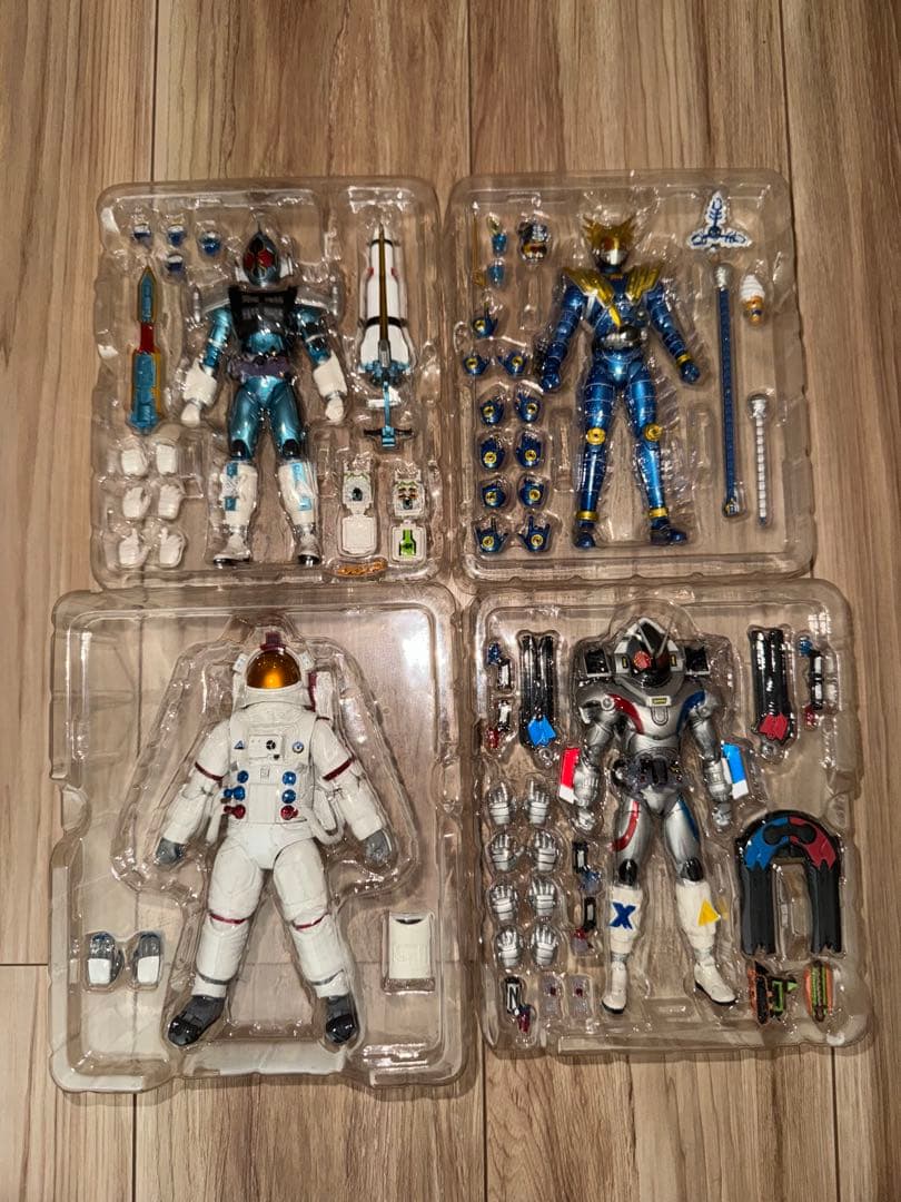 【開封済】S.H.Figuarts 仮面ライダーフォーゼ コズミックステイツ 他