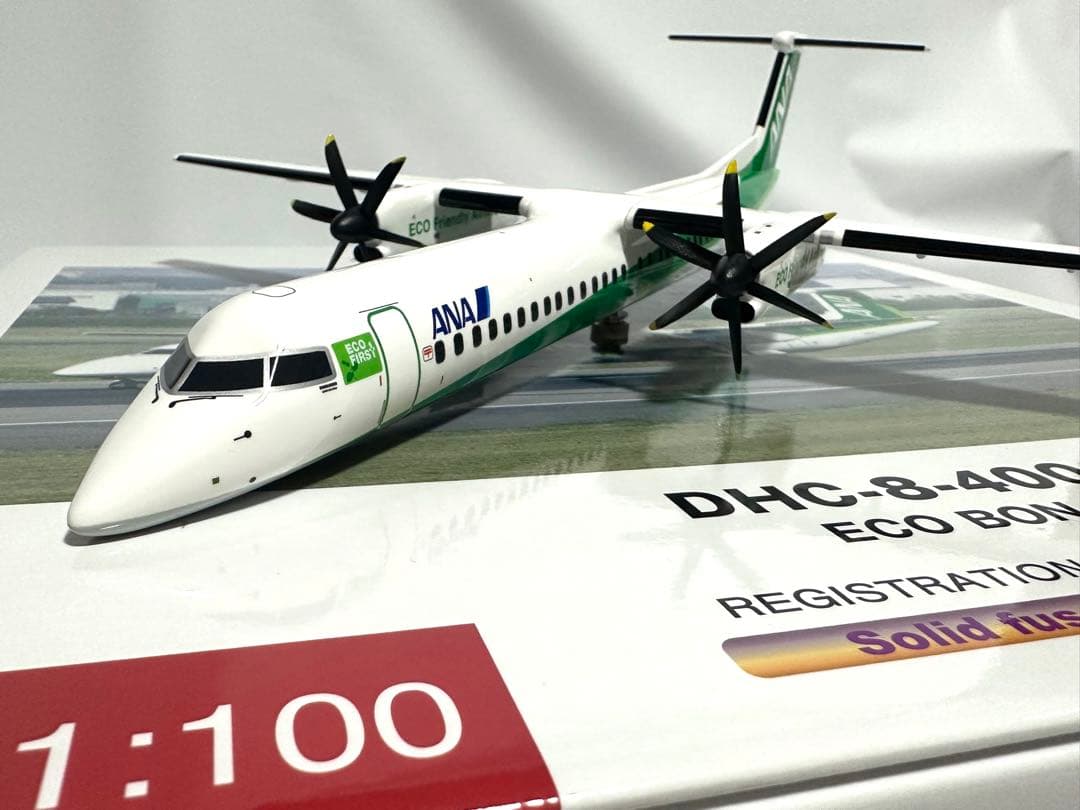全日空商事 1/100 ANA DHC-8-400 NH11013 台座付き - メルカリ