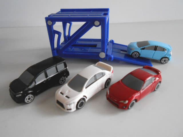 ★Jui23Fz　カプセルトミカDX5キャリアカー編5種トヨタヴォクシー