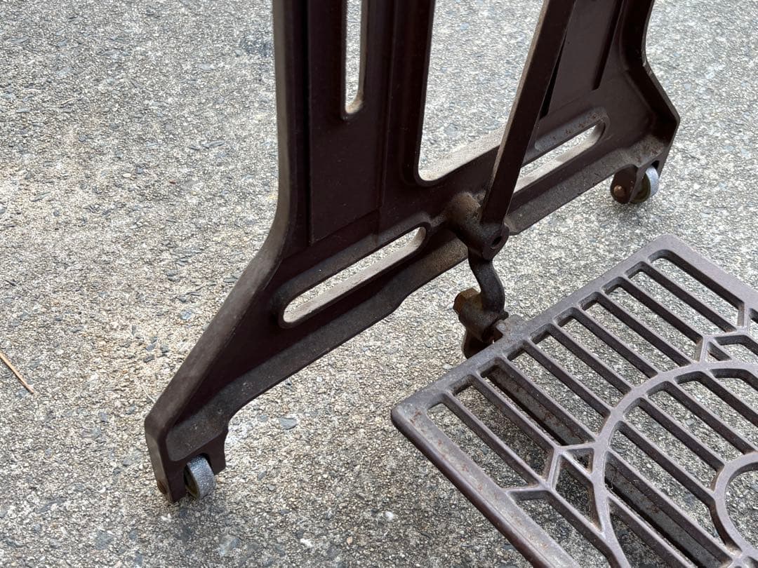 ジャノメ 足踏みミシン脚 アンティーク レトロ テーブル①