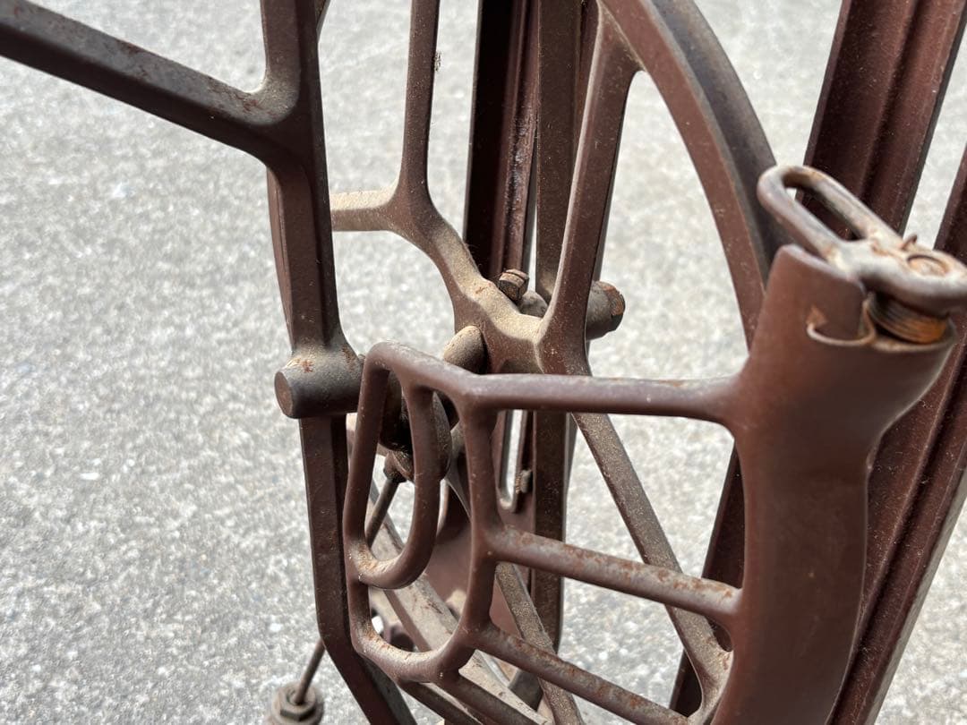 ジャノメ 足踏みミシン脚 アンティーク レトロ テーブル①