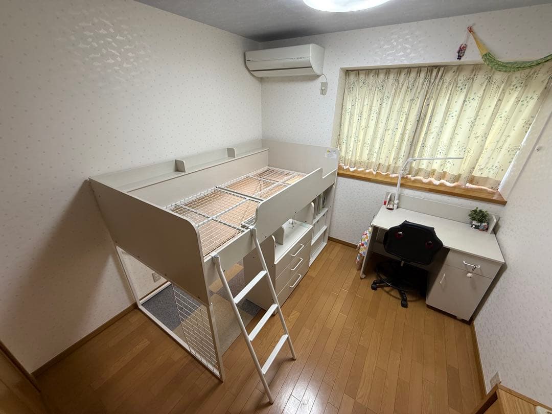 ロフトベッド・デスク付きホワイト 勉強机&椅子