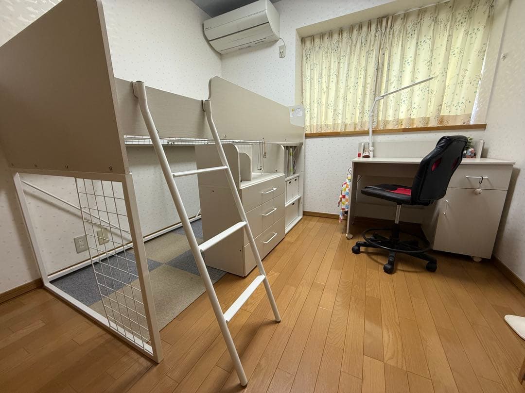 ロフトベッド・デスク付きホワイト 勉強机&椅子