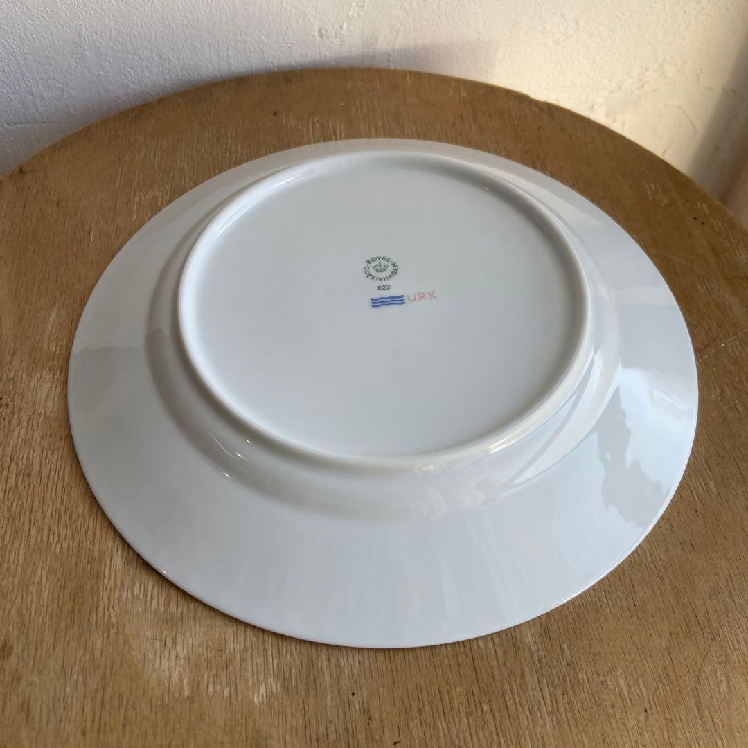 ロイヤルコペンハーゲン　コーラルフルーテッド ハーフレース プレート 22cm