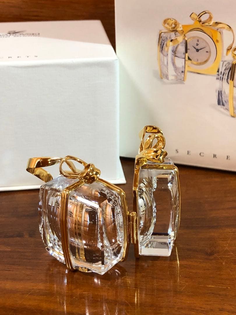 スワロフスキー【秘密の時計】