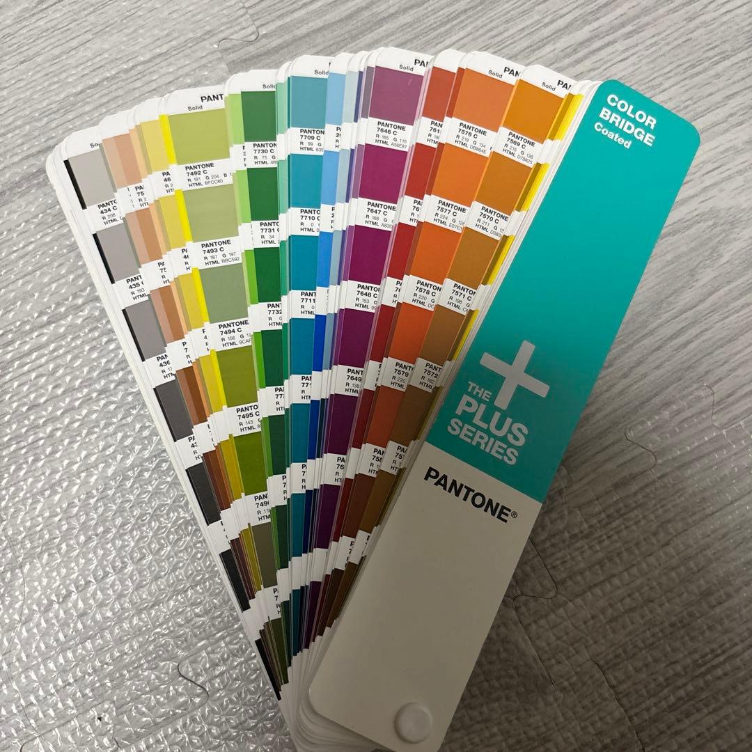 PANTON パントン　エッセンシャル 6個セット　ケース付き 色見本　デザイン