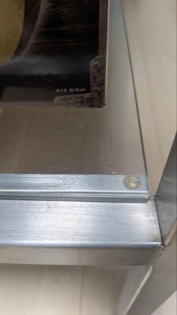 ショップ風のお部屋にガラステーブル