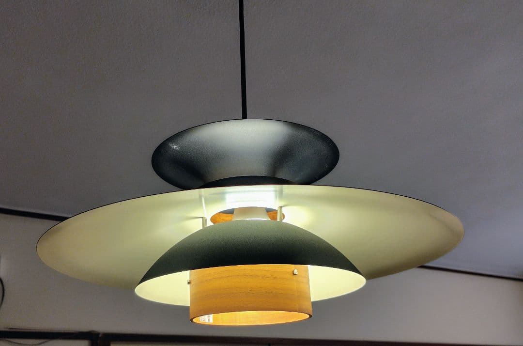 ルイス・ポールセン風　3層シェード吊り下げ式照明