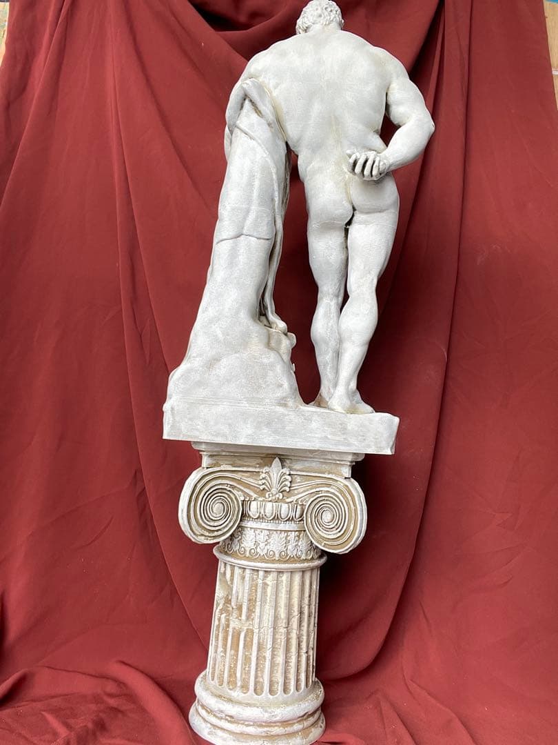 ファルネーゼのヘラクレス 高さ80cm コラムスタンドの上に